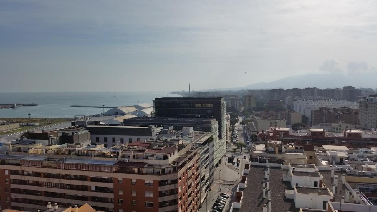 Апартаменти Torre Del Carmen Малага Екстер'єр фото